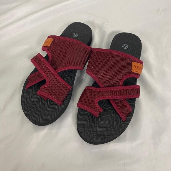 NEW Black Purple Burgundy Mesh Sport Athletic Sandals / Flip Flops EU 42 US 11.5 - Picture 2 of 7